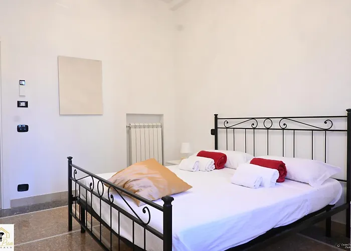 Inn Pisa Rentals 2- Starlight Central Flat